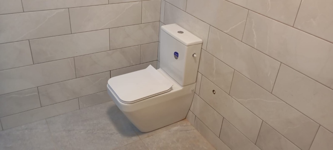Duo-blok toilet geplaatst